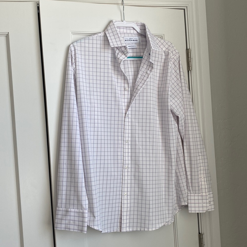 Mizzen and main mens dress shirt (medium standard fit)